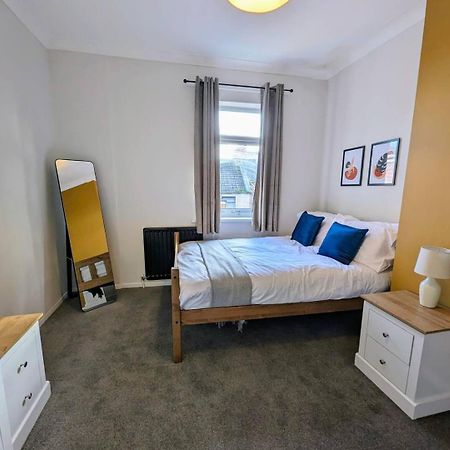 Spacious And Homey 4 Bedroom House Bishop Auckland Exterior photo